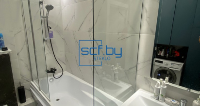 Душевая на ванной с распашной дверью-9